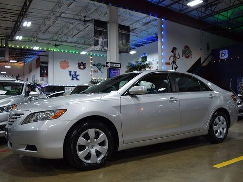 Used 2009 Toyota Camry LE image 11