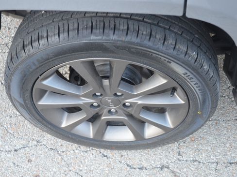 Used 2016 Jeep Compass 75th Anniversary image 23