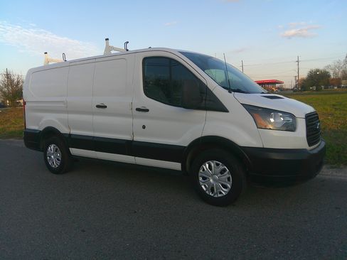 Used 2019 Ford Transit 150 XL image 1