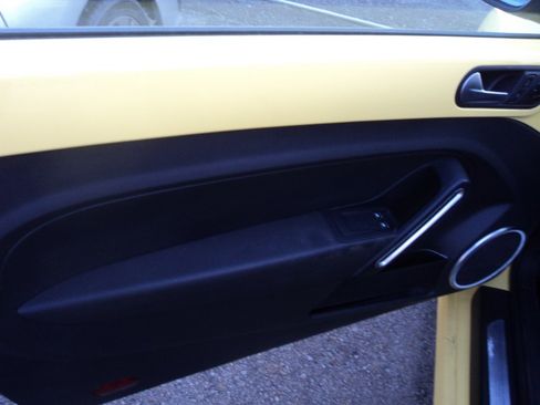 Used 2013 Volkswagen Beetle 2.5 image 6