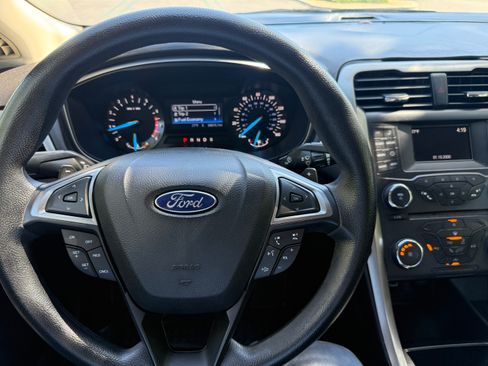 Used 2017 Ford Fusion SE FWD image 20