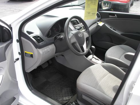 Used 2017 Hyundai Accent SE Sedan FWD image 6
