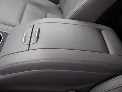 Used 2017 Toyota Highlander XLE image 33