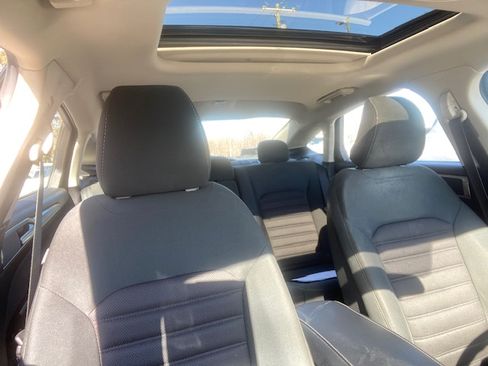 Used 2017 Ford Fusion SE image 18