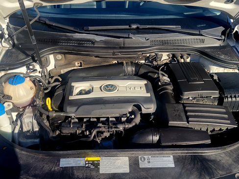 Used 2015 Volkswagen CC Sport image 11