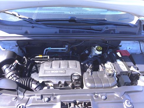 Used 2018 Chevrolet Trax LS image 33