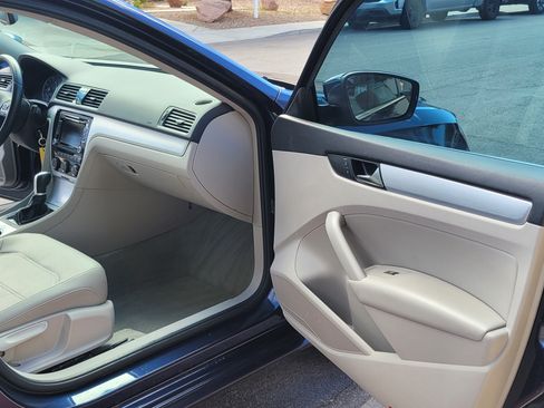 Used 2013 Volkswagen Passat 2.5 SE image 13