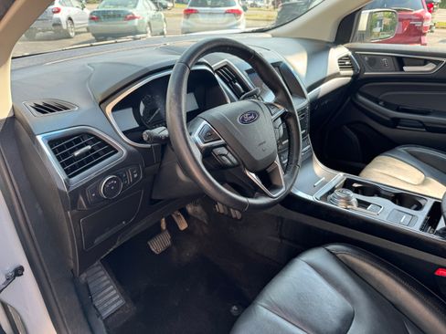 Used 2019 Ford Edge AWD Titanium image 8