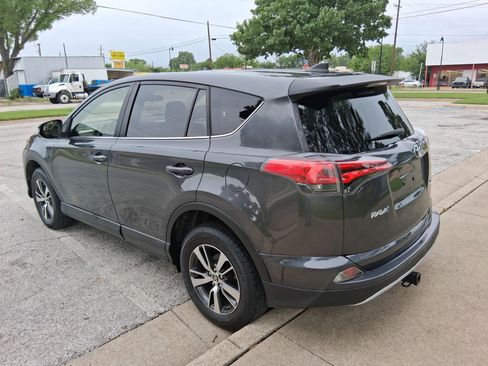 Used 2018 Toyota RAV4 FWD XLE image 4