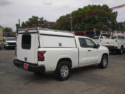 Used 2024 Nissan Frontier S RWD image 4