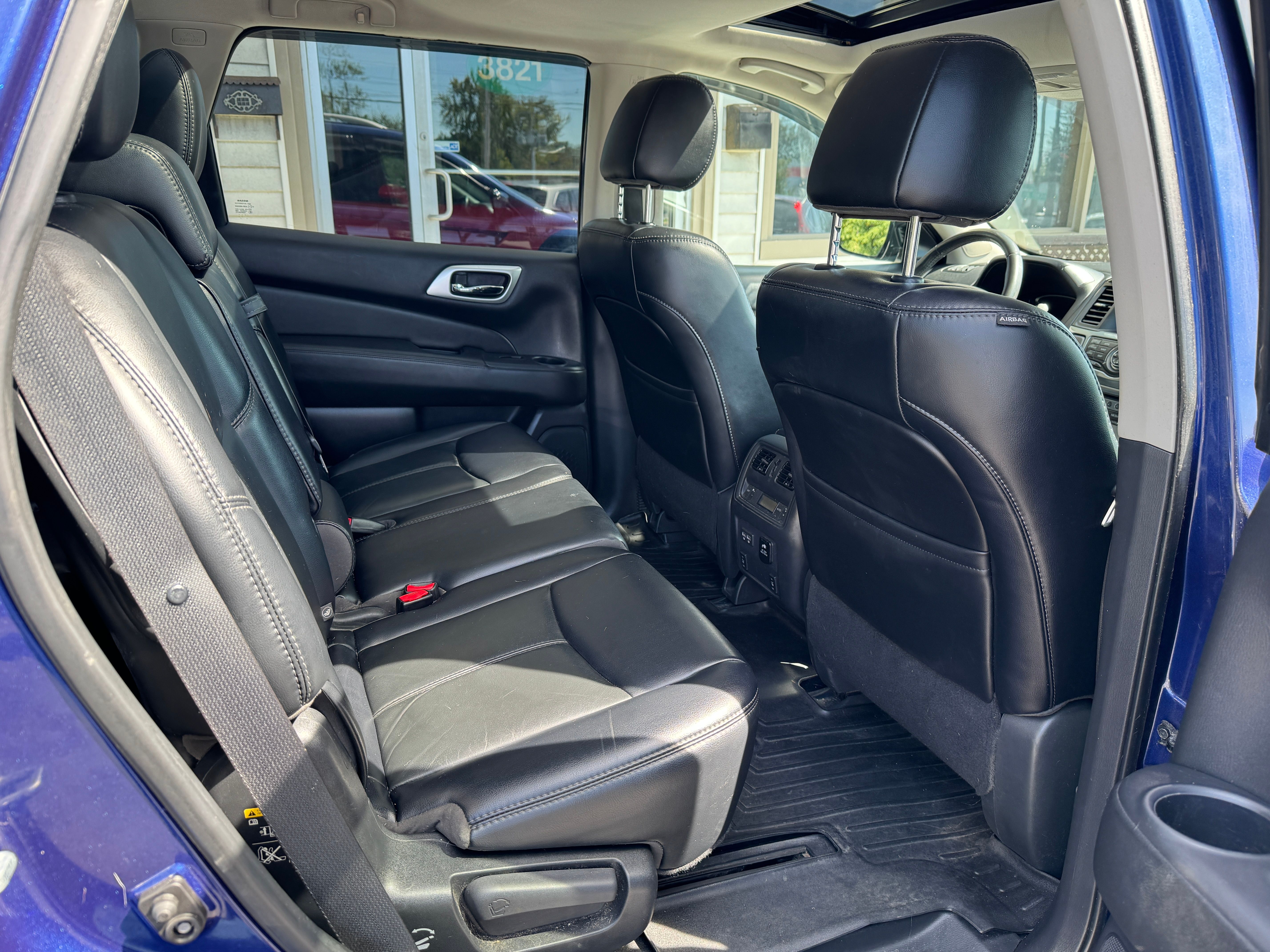 Used 2017 Nissan Pathfinder 4WD SL w/ Premium Package image 20