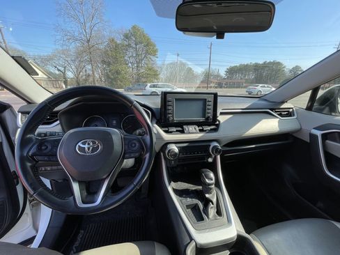 Used 2020 Toyota RAV4 XLE Premium image 24