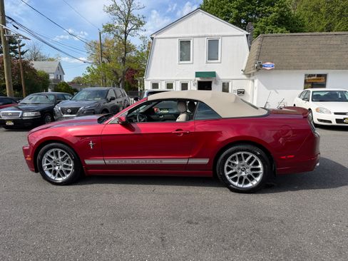 Used 2014 Ford Mustang RWD image 28