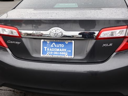 Used 2012 Toyota Camry XLE image 11