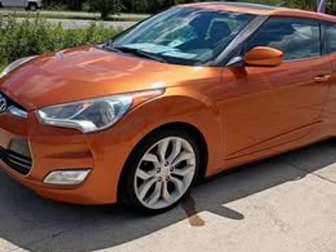 Used 2012 Hyundai Veloster image 8