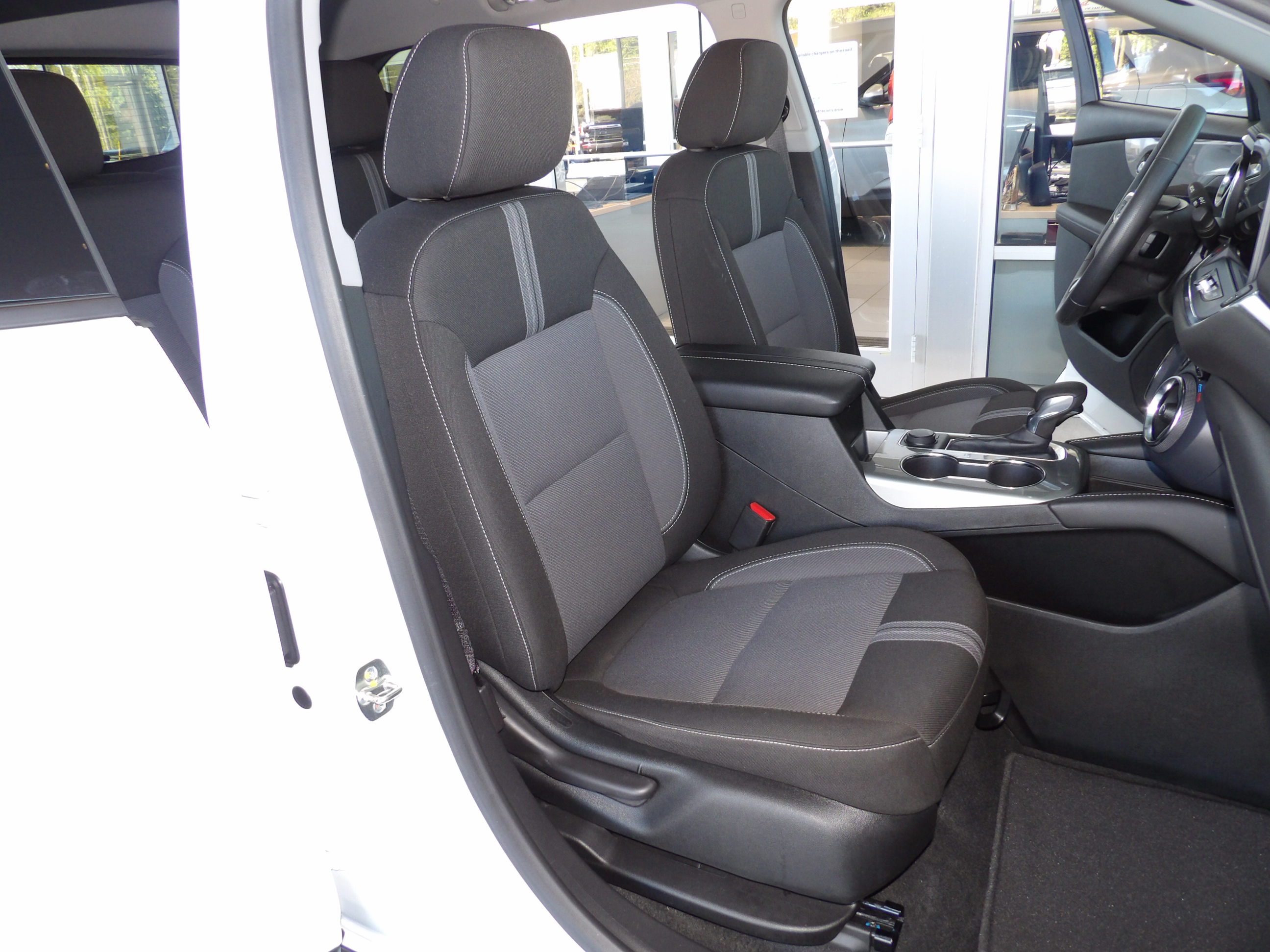 Used 2025 Chevrolet Blazer FWD LT w/ 2LT image 19