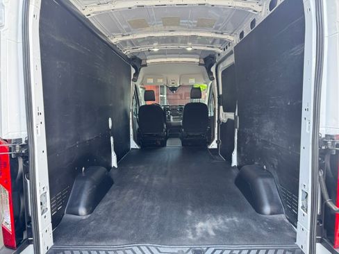 Used 2023 Ford Transit 250 Medium Roof AWD image 3