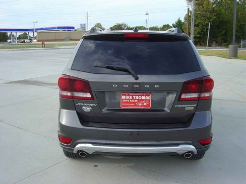 Used 2018 Dodge Journey Crossroad image 3