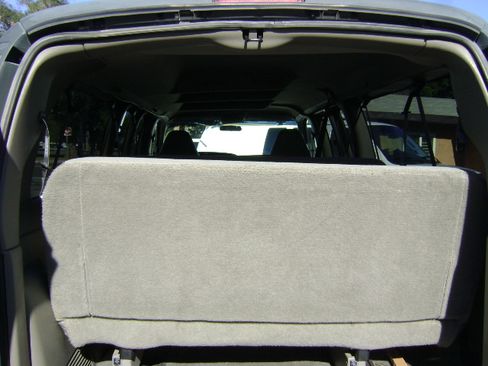 Used 2001 Chevrolet Express 3500 LS image 12