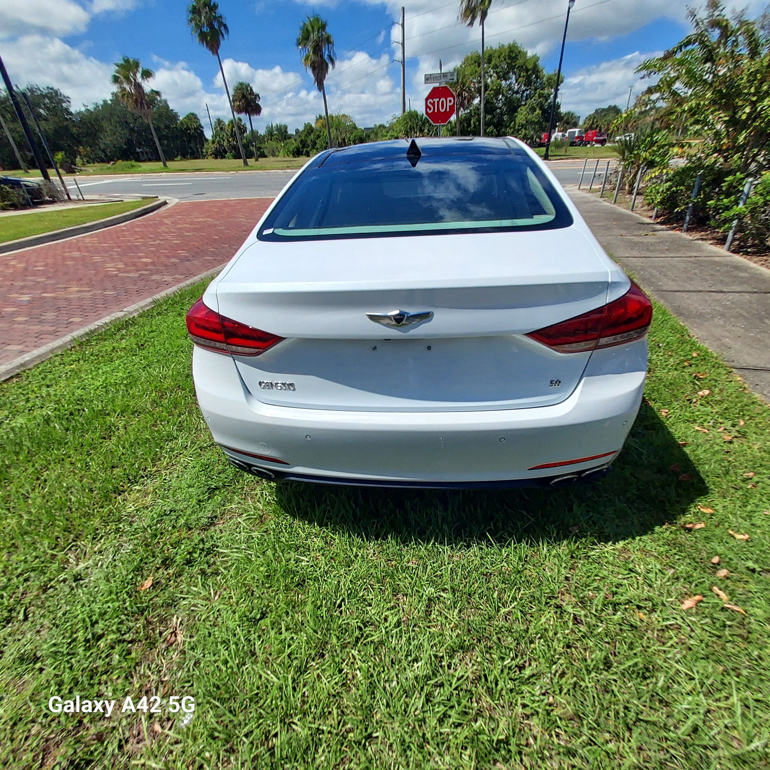 Used 2015 Hyundai Genesis 5.0 RWD image 6