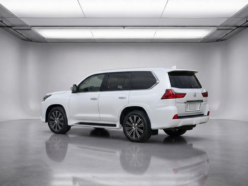 Used 2019 Lexus LX 570 4WD image 6