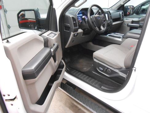 Used 2017 Ford F150 XLT Pickup 4D 5 1/2 ft AWD/4WD image 11