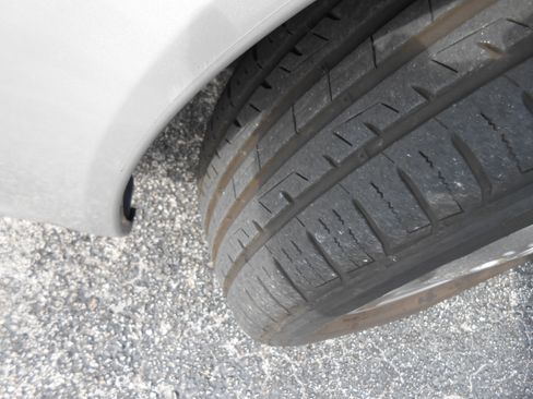 Used 2004 Toyota Avalon XLS image 19