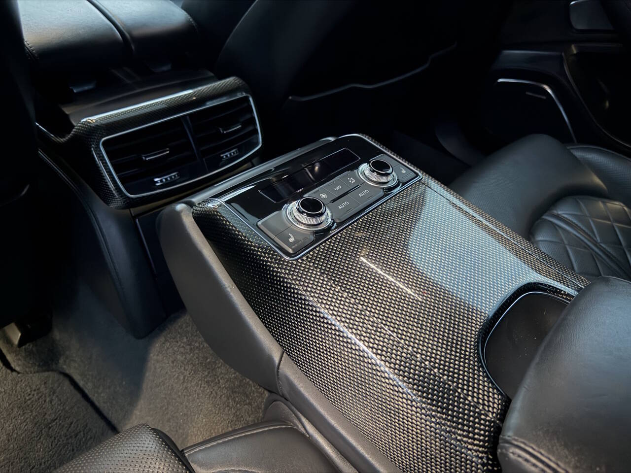 Used 2013 Audi S8 Plus AWD/4WD image 22