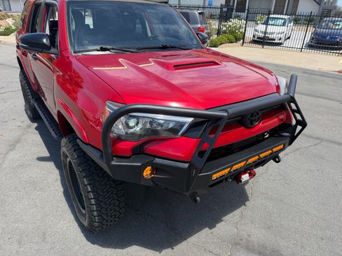 Used 2021 Toyota 4Runner 4WD Venture image 21