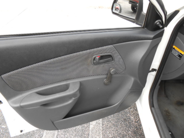Used 2009 Kia Rio Sedan FWD image 11