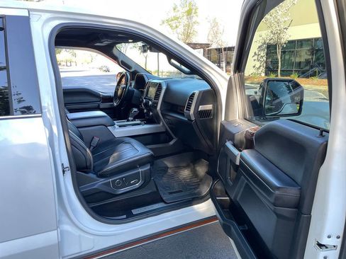 Used 2017 Ford F150 Platinum image 10
