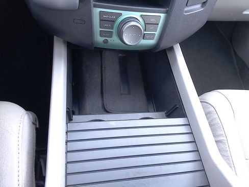 Used 2011 Honda Pilot Touring image 24