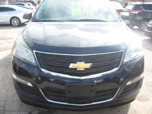 Used 2015 Chevrolet Traverse LS image 2
