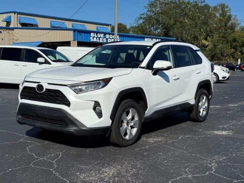 Used 2021 Toyota RAV4 XLE image 2