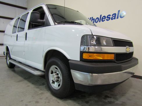 Used 2016 GMC Savana 2500 image 7