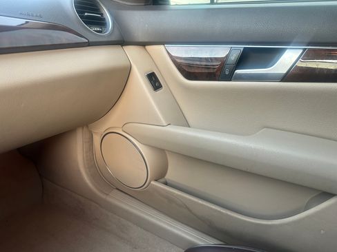 Used 2013 Mercedes-Benz C 250 image 11