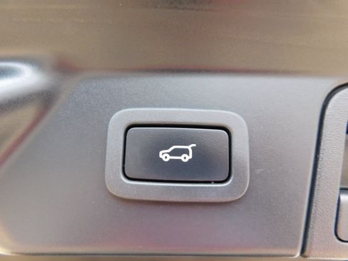 Used 2020 Land Rover Range Rover Velar S AWD/4WD image 8