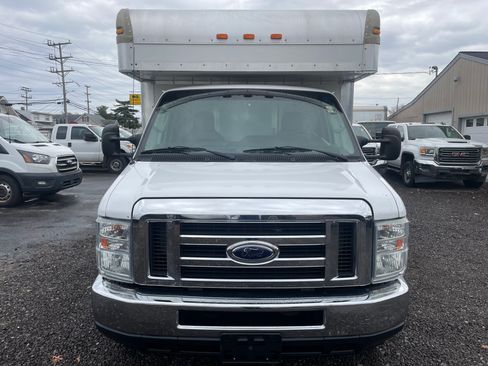 Used 2014 Ford E-350 and Econoline 350 image 2