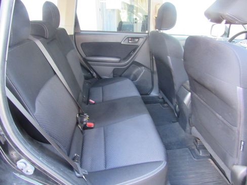 Used 2016 Subaru Forester 2.5i Premium image 16