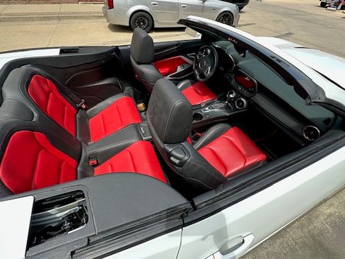 Used 2016 Chevrolet Camaro SS image 9