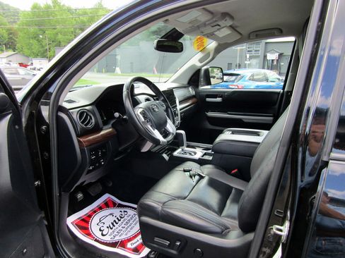 Used 2019 Toyota Tundra 4x4 CrewMax Limited image 14
