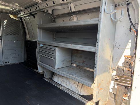 Used 2014 Chevrolet Express 2500 image 9