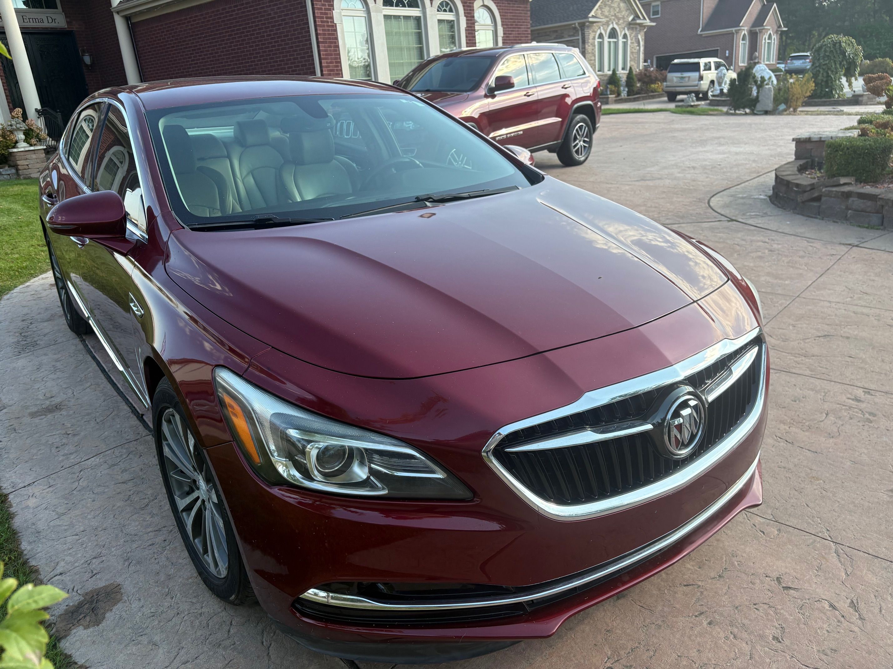 Used 2017 Buick LaCrosse Essence FWD image 3