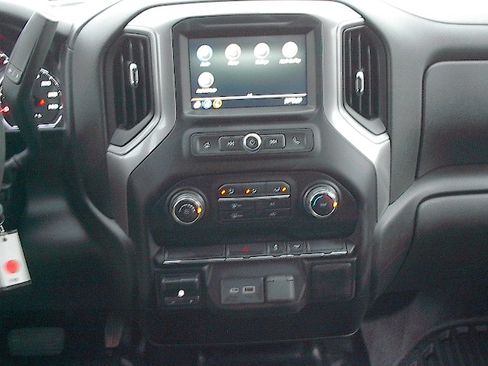 Used 2021 Chevrolet Silverado 2500 W/T image 16