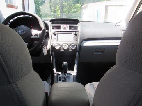 Used 2018 Subaru Forester 2.5i AWD/4WD image 19