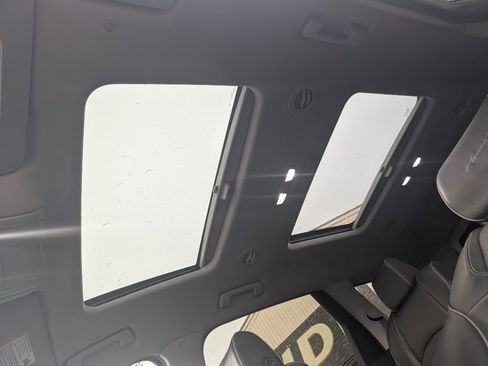 Used 2021 Buick Enclave Avenir image 12