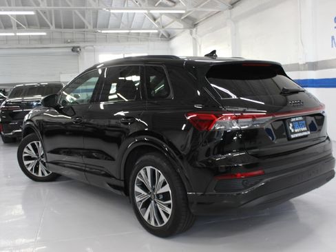 Used 2025 Audi Q4 e-tron Premium RWD image 13