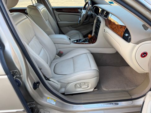 Used 2004 Jaguar XJ Vanden Plas RWD image 48