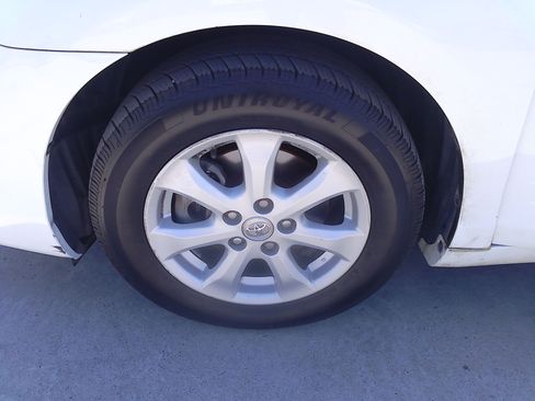 Used 2011 Toyota Camry LE image 35