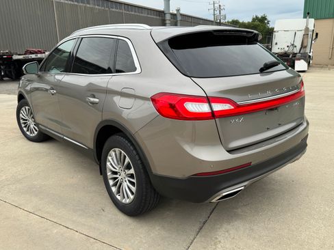 Used 2017 Lincoln MKX Select image 6